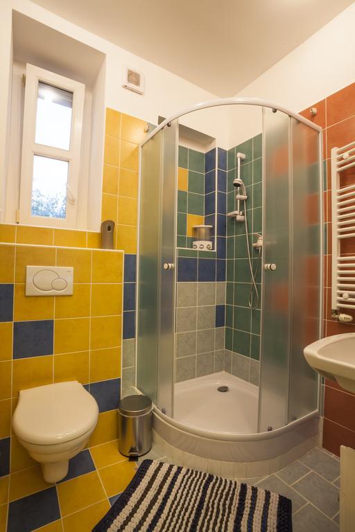 Luxury Air-Conditioned Rooms In Old Town Братислава Екстериор снимка